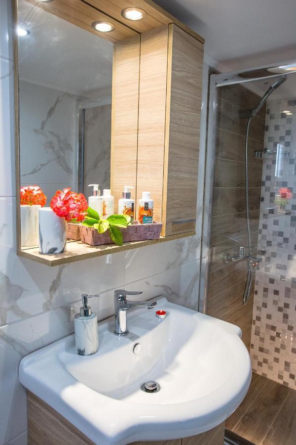 Apartament Kaiafas Luxury Philoxenia Néa Péramos Zewnętrze zdjęcie
